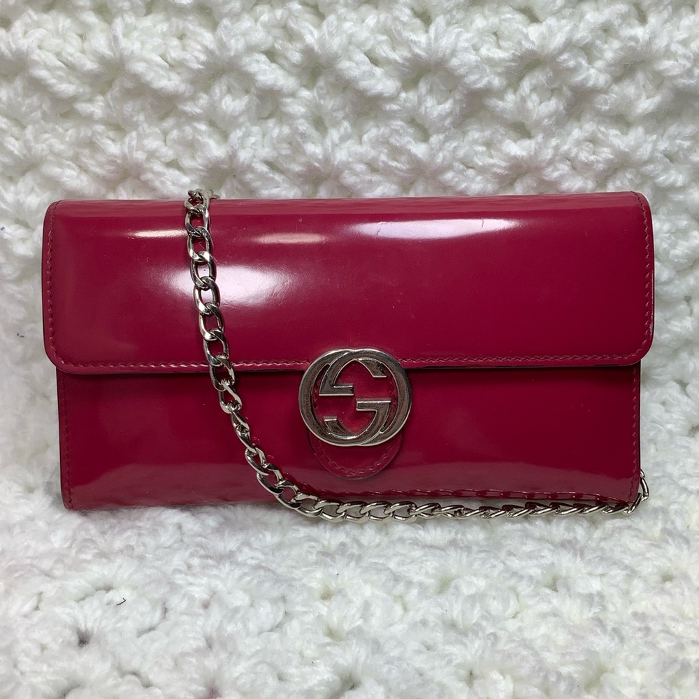 SOLD Gucci GG on chain